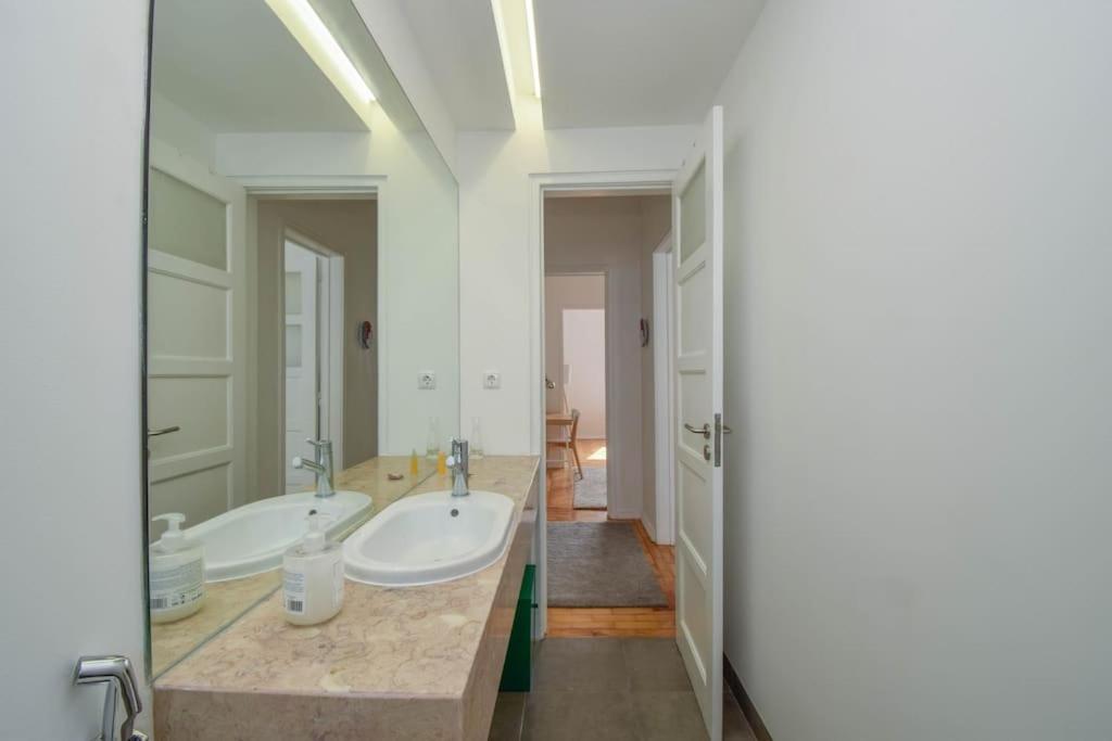 Cozy And Sunny Family Apartment Lisboa 外观 照片